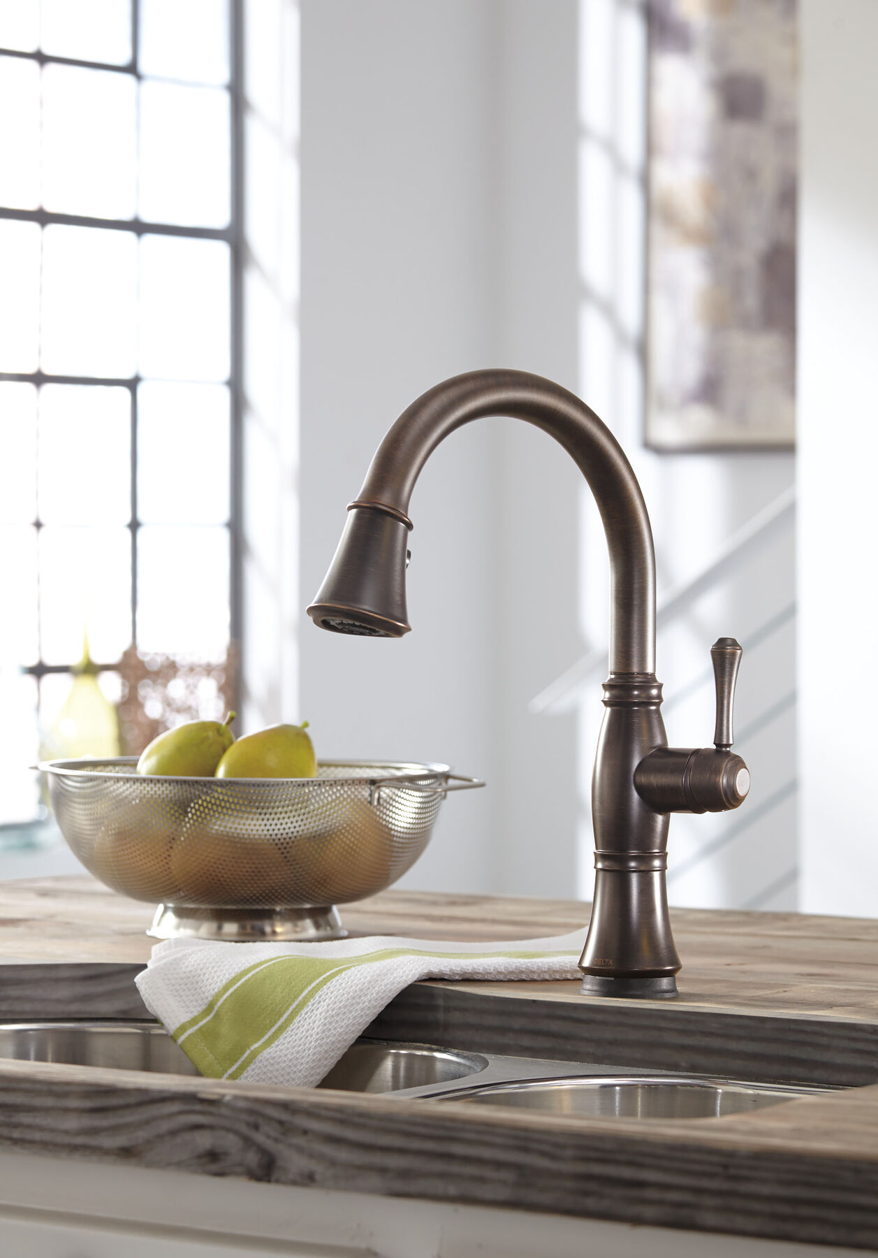 Single Handle Pull-Down Kitchen Faucet with Touch<sub>2</sub>O&reg; and ShieldSpray&reg; Technologies