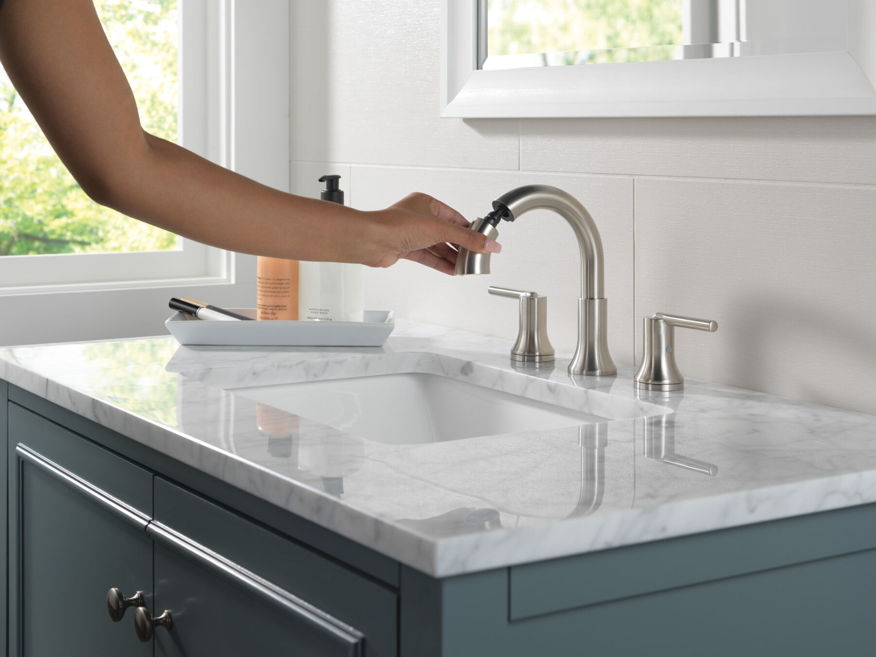 Two Handle Widespread Pull Down Bathroom Faucet in Stainless 3559 