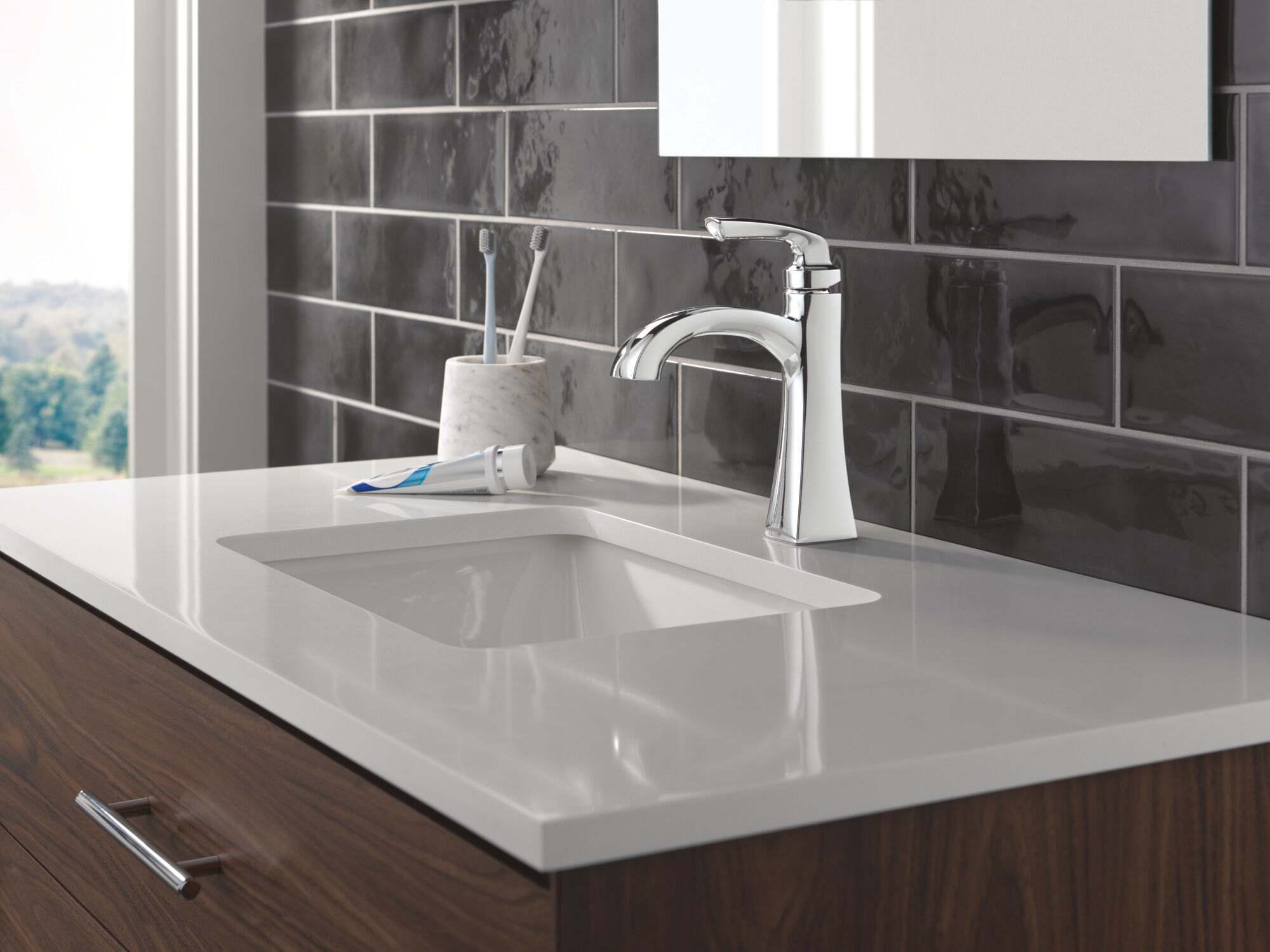 Single Handle Bathroom Faucet in Chrome 15895LF | Delta Faucet