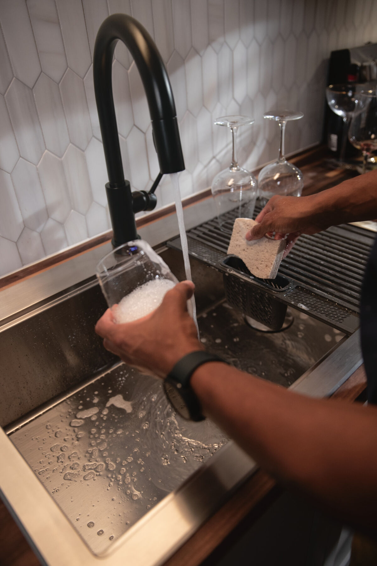 Single Handle Pull-Down Kitchen Faucet with Touch<sub>2</sub>O&reg; Technology