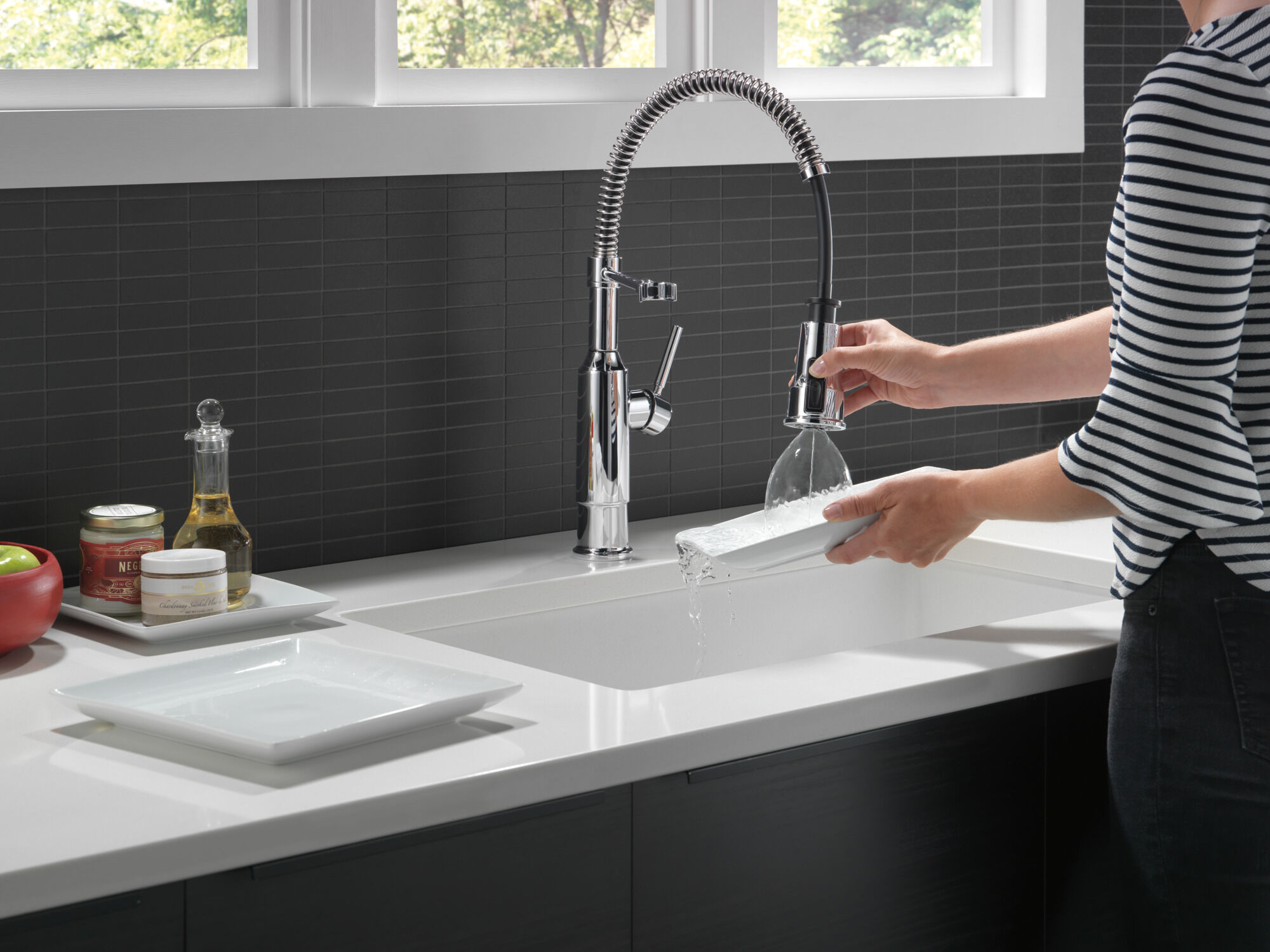 Single-Handle Pull-Down Spring Kitchen Faucet