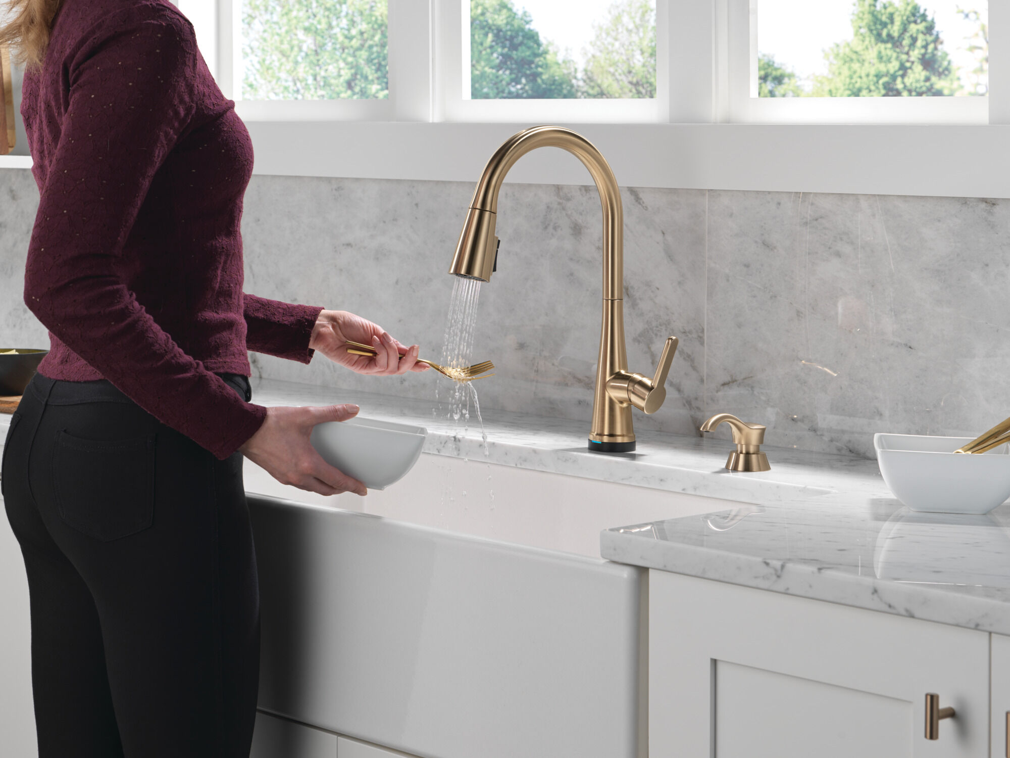 Single Handle Pull-Down Touch2O® Technology Kitchen Faucet with