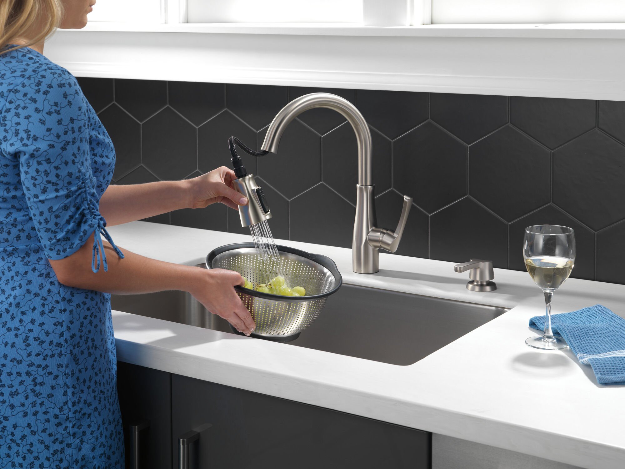 Single Handle Pull-Down Kitchen with Soap Dispenser and