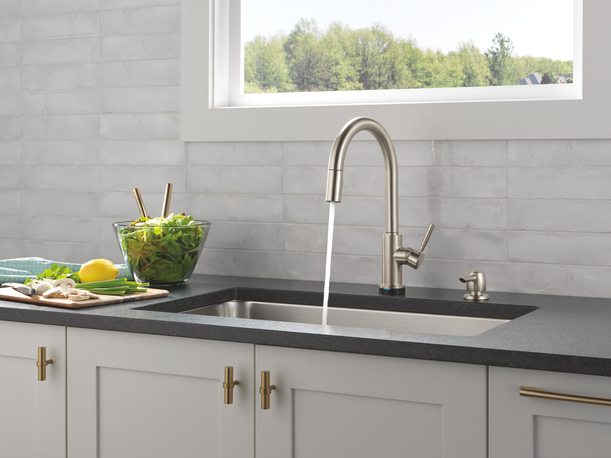 Single Handle Pull-Down Touch2O® Technology Kitchen Faucet with