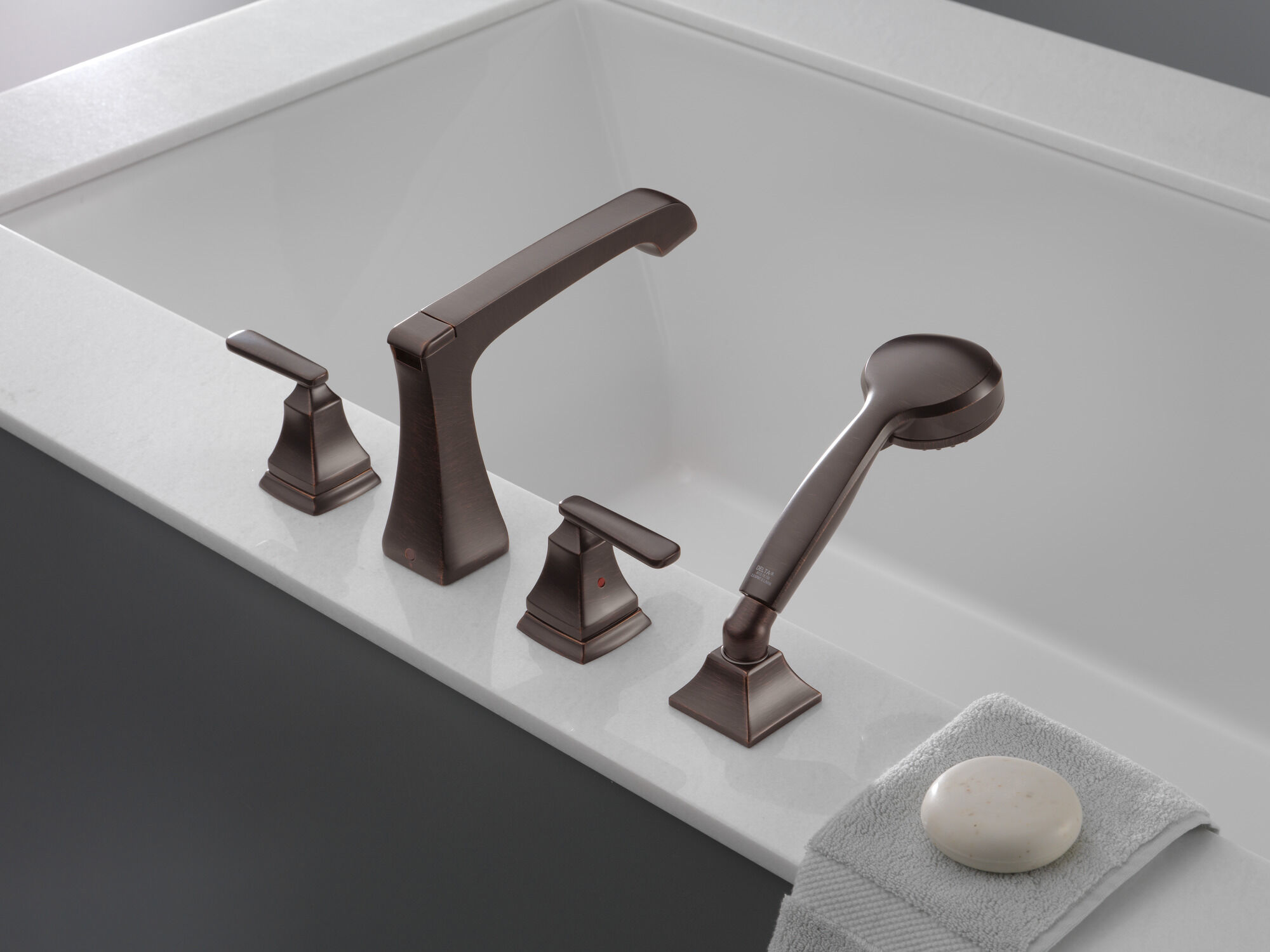 ▼order⑥ Single Handle Pull-Down Bathroom Faucet in Matte Black
