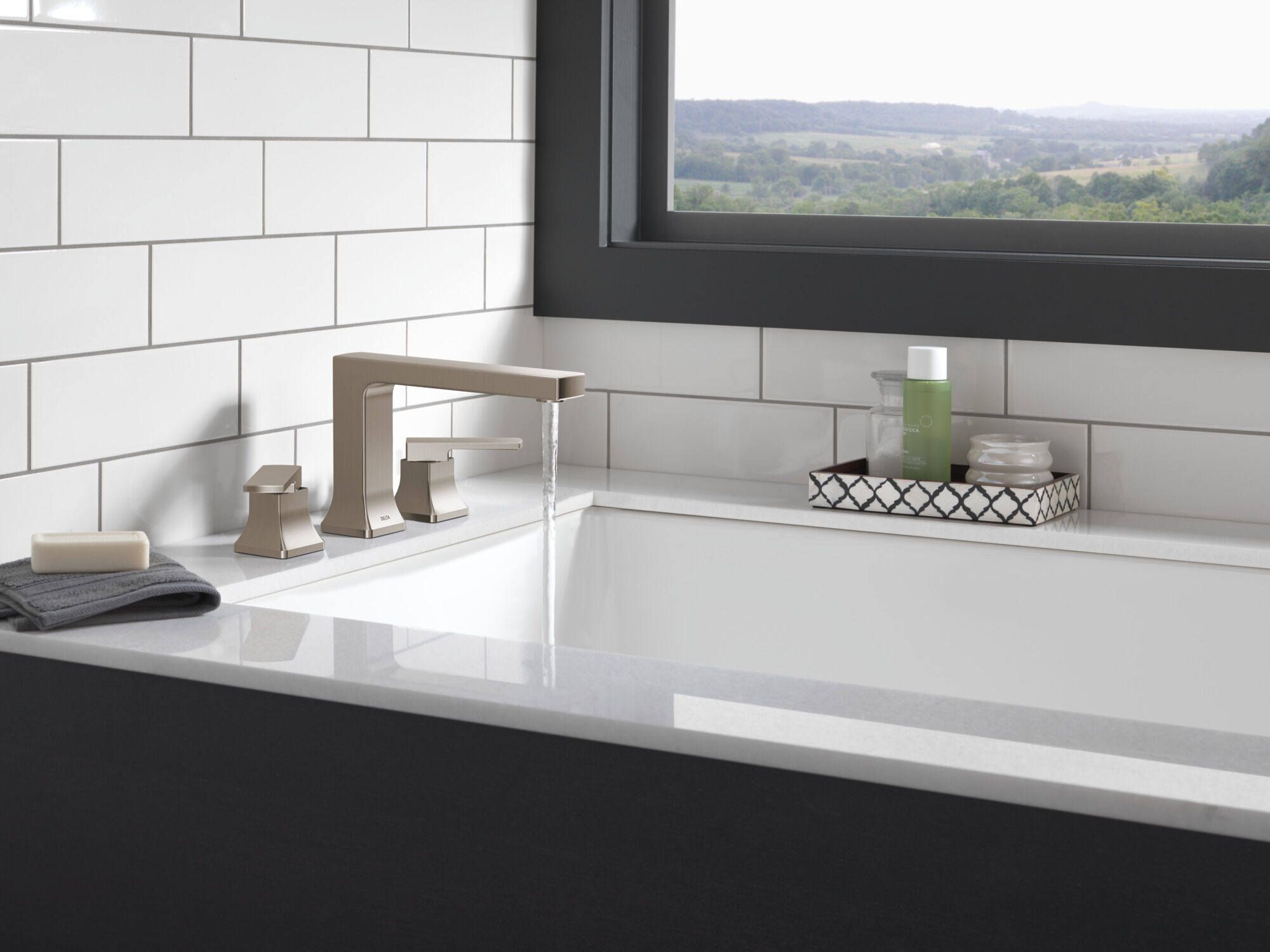 variant ロキ TVA Roman Tub Trim in Stainless T2737-SS | Delta Faucet