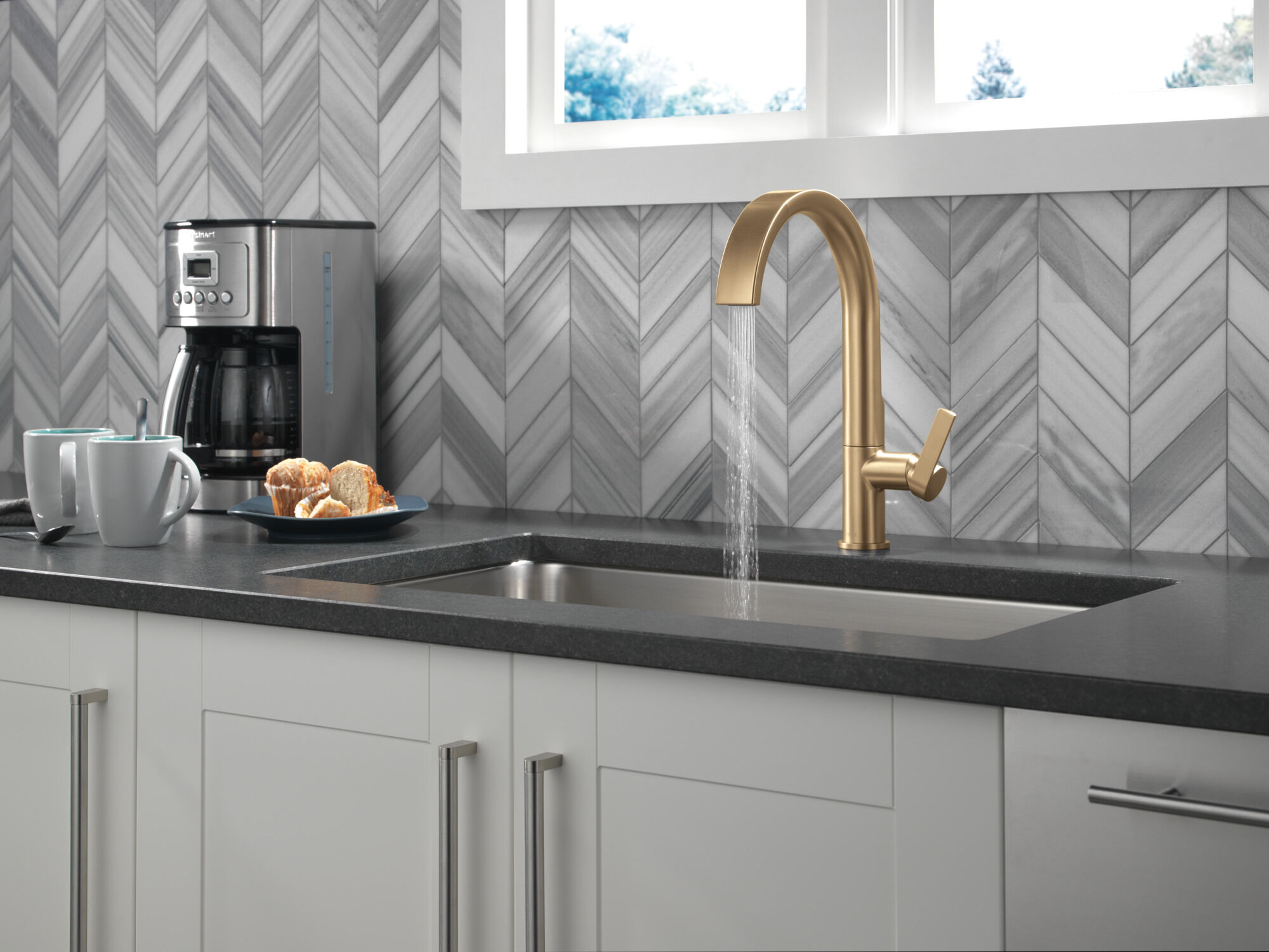 Single Handle Pull-Down Kitchen Faucet in Champagne Bronze 19824LF