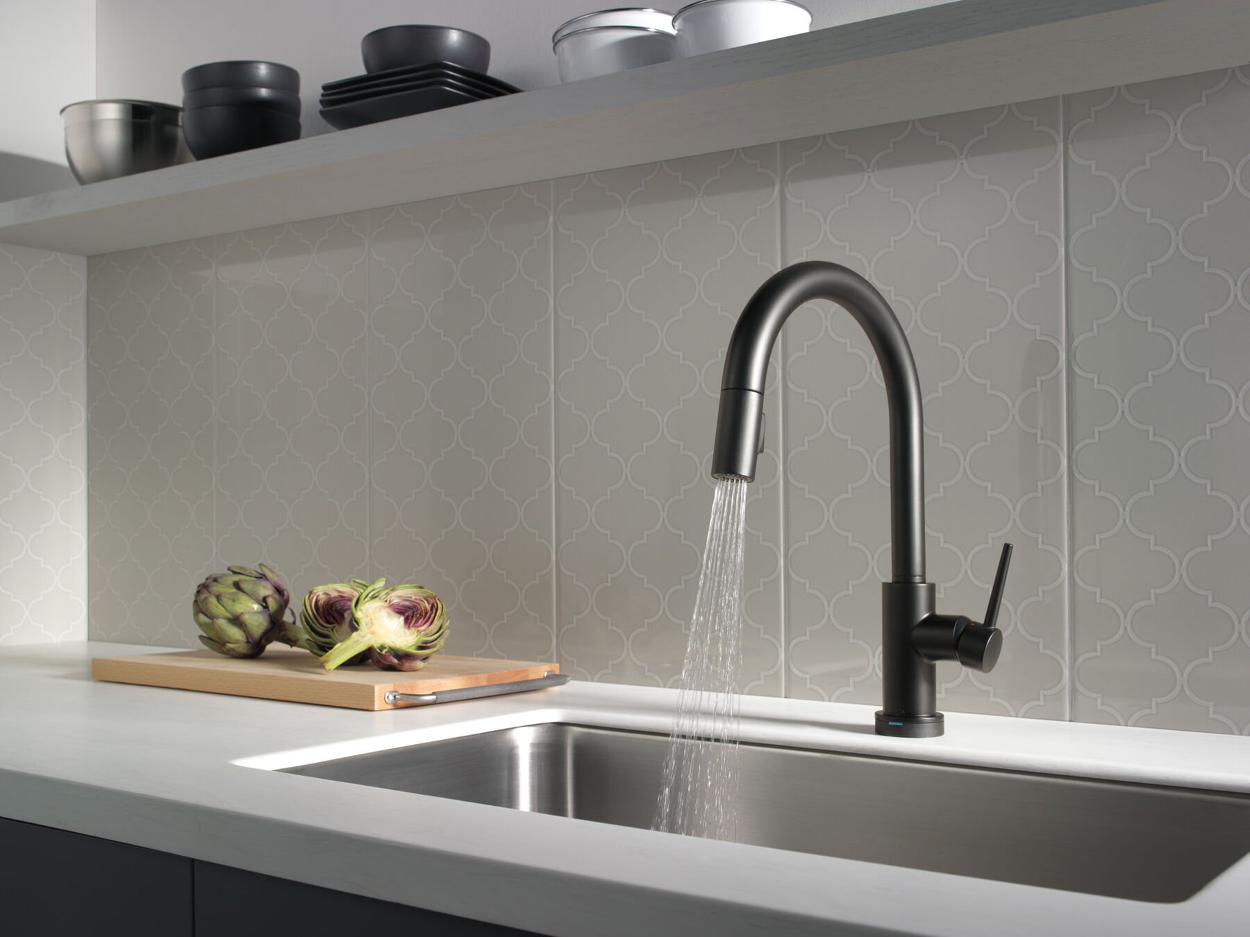 Single Handle Pull-Down Kitchen Faucet with Touch<sub>2</sub>O&reg; Technology