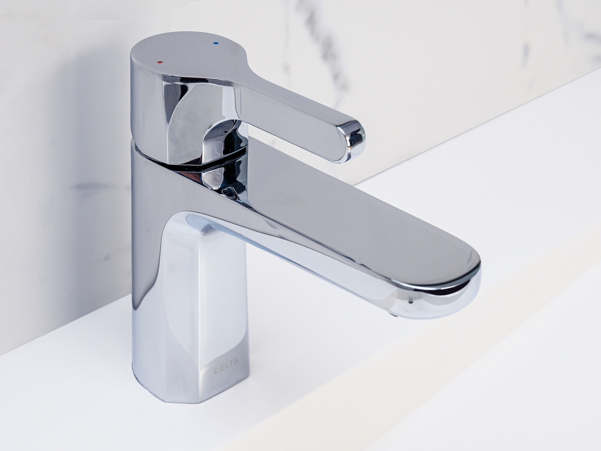 Single Handle Single-Hole Lavatory Faucet in Chrome 35525 | Delta