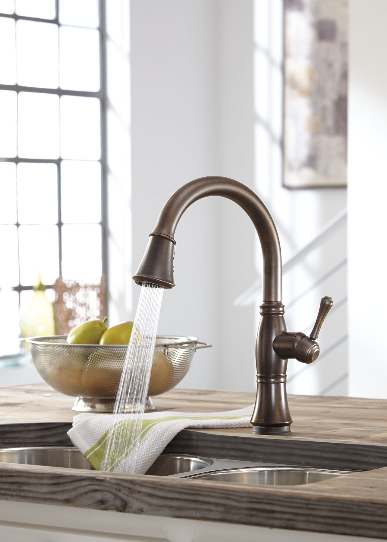 Single Handle Pull-Down Kitchen Faucet with Touch<sub>2</sub>O&reg; and ShieldSpray&reg; Technologies