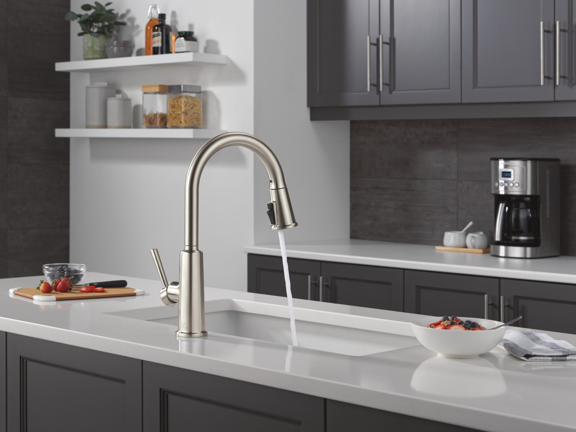 Single Handle Pull-Down Kitchen Faucet in Stainless 19730LF-SS