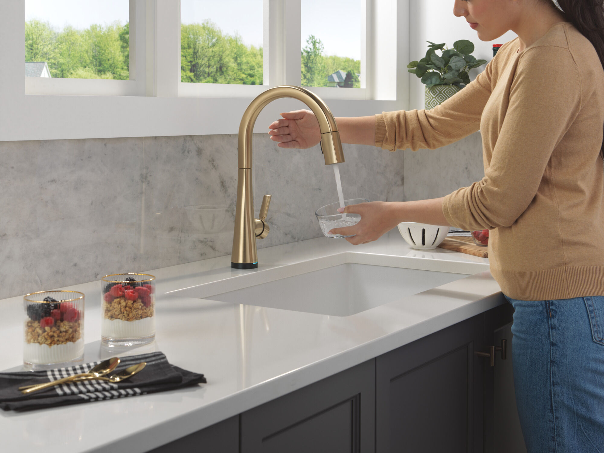 Touch2O® Technology Kitchen Faucet with Touchless Technology in