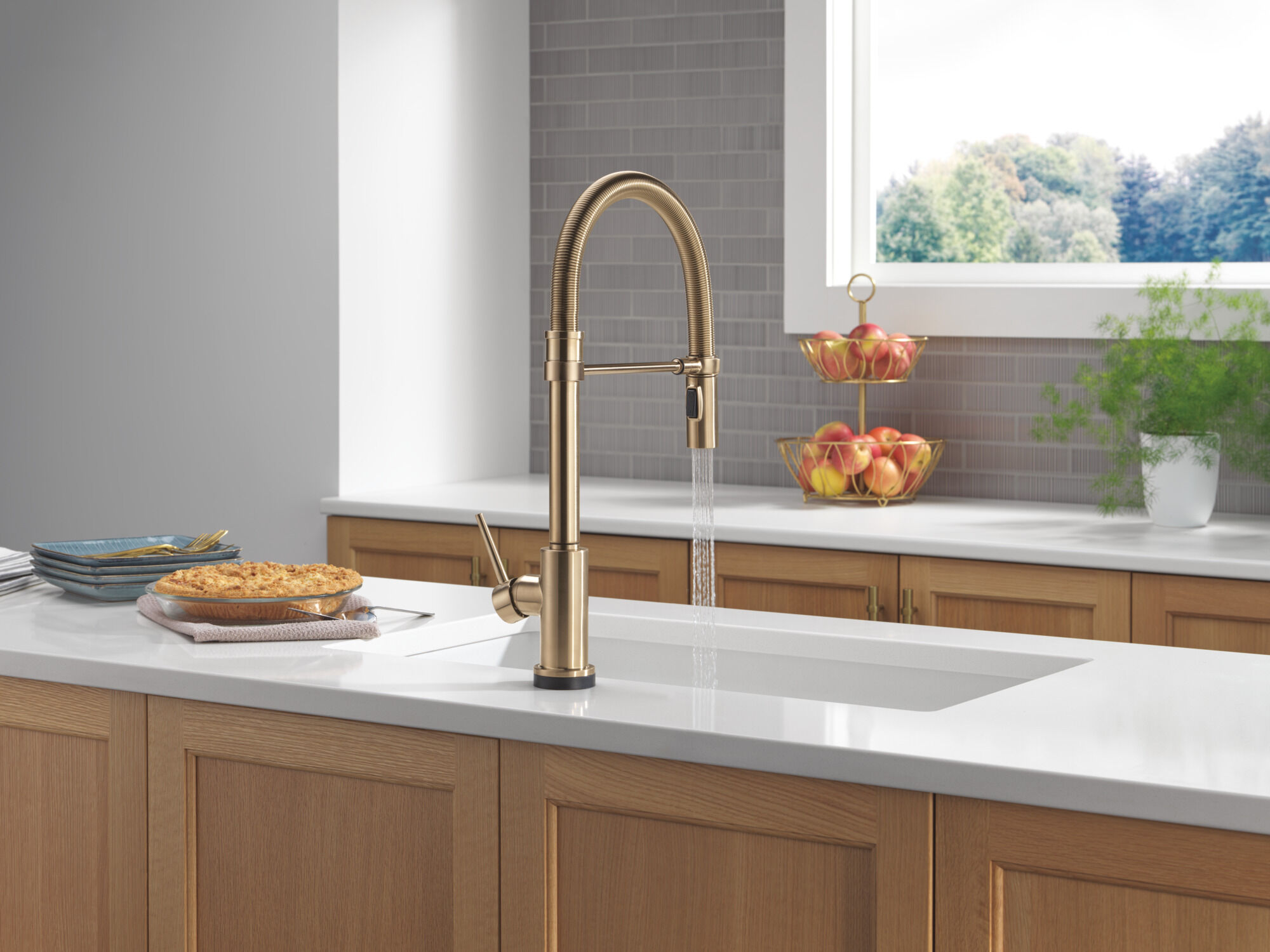 Touch2O® Technology Kitchen Faucet with Touchless Technology in