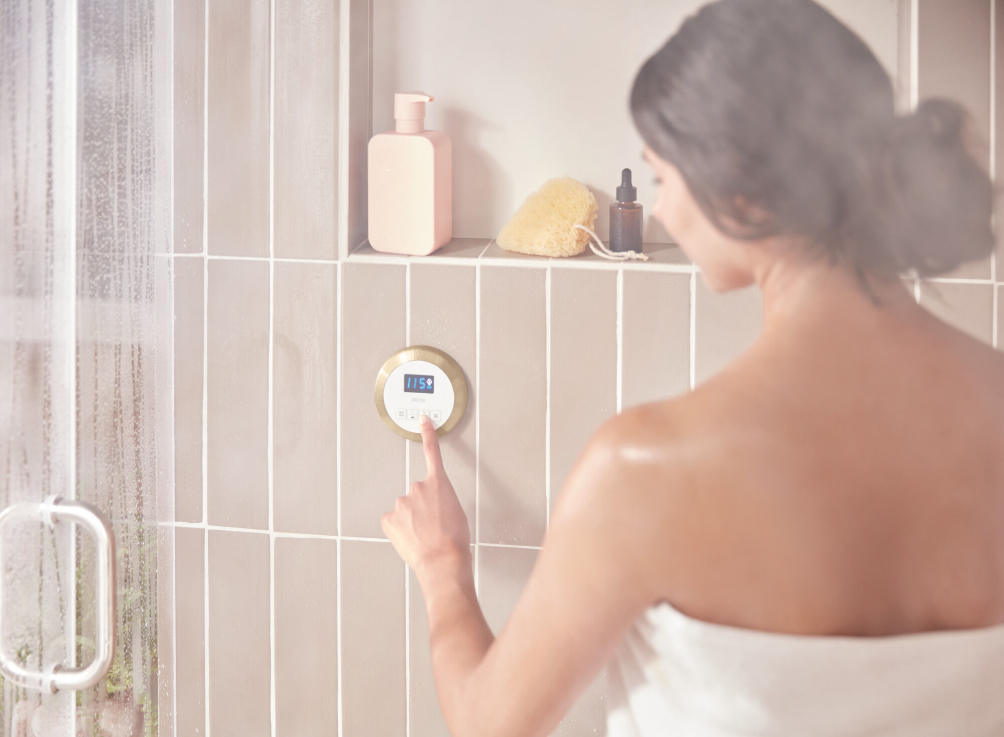 17 Series Shower Only in Champagne Bronze T17276-CZ | Delta Faucet