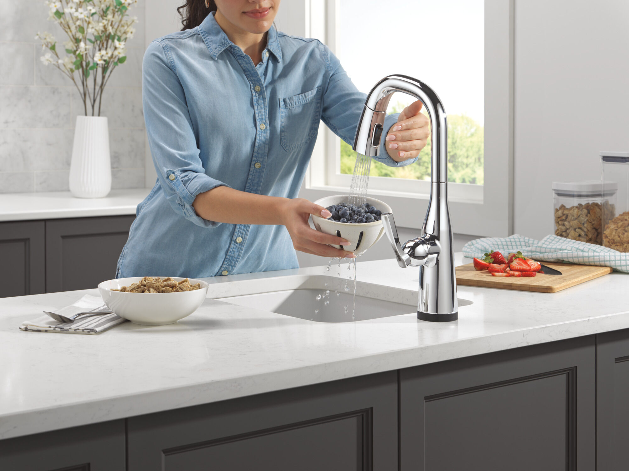 Touch2O® Bar / Prep Faucet with Touchless Technology in Lumicoat