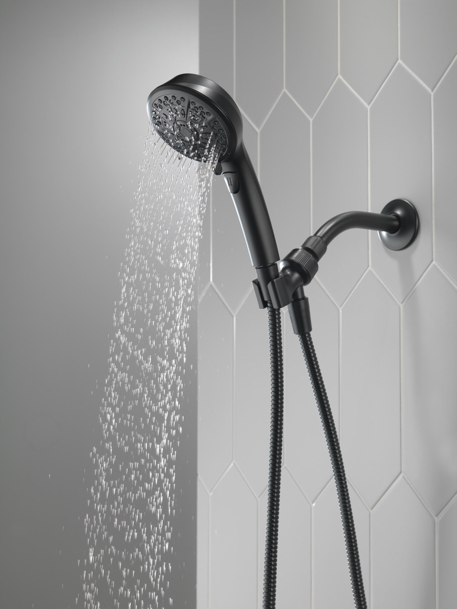 7 Setting Hand Shower in Matte Black 75601BL | Delta Faucet