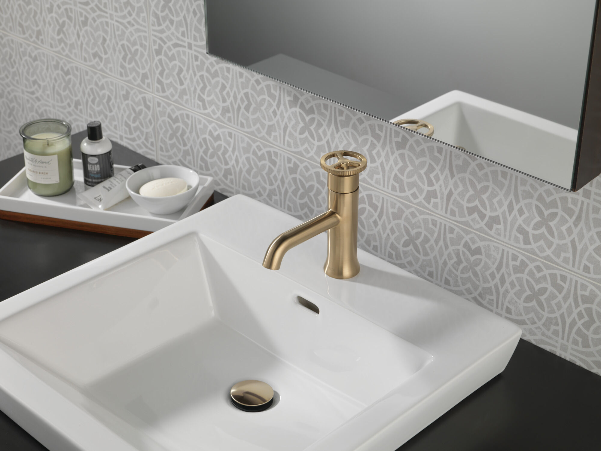 Single Handle Bathroom Faucet in Champagne Bronze 558-CZMPU-DST