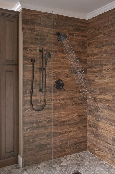 Shower Arm & Flange in Venetian Bronze U4993-RB | Delta Faucet