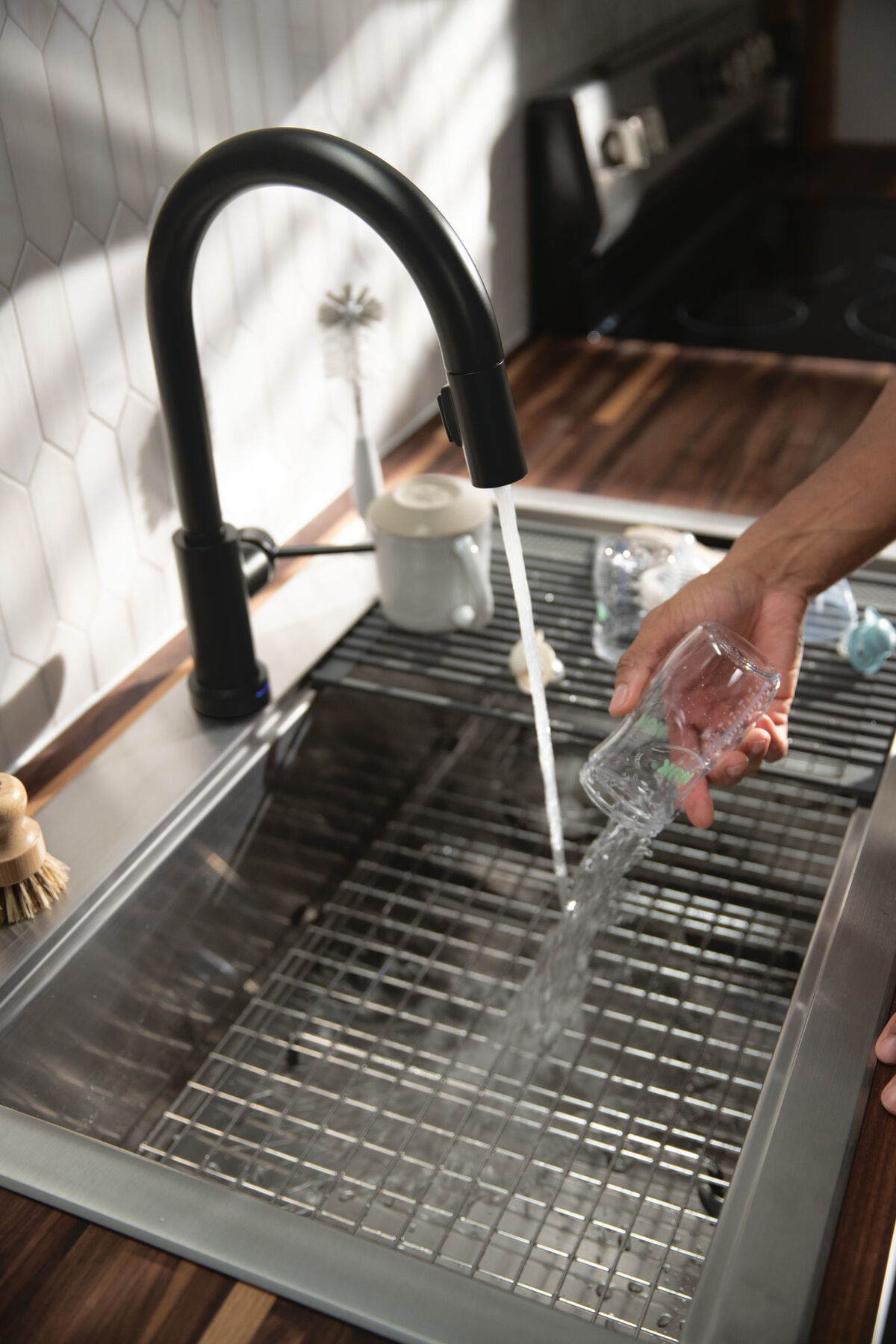 Single Handle Pull-Down Kitchen Faucet with Touch<sub>2</sub>O&reg; Technology