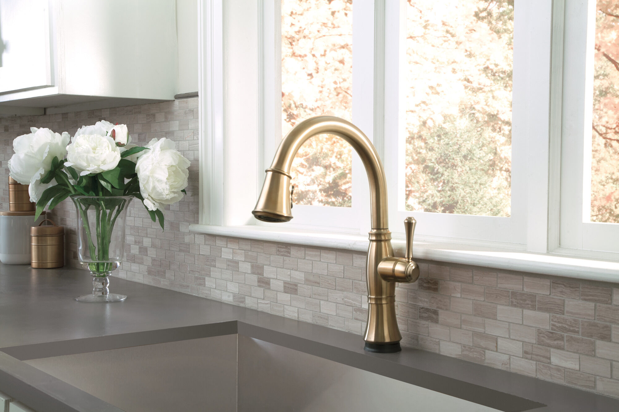 Touch2O® Pull-Down Kitchen w/ShieldSpray (Recertified) in Lumicoat