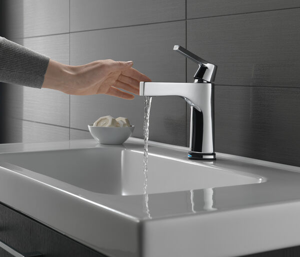 Single Handle Bathroom Faucet with Touch<sub>2</sub>O.xt® Technology, image 4