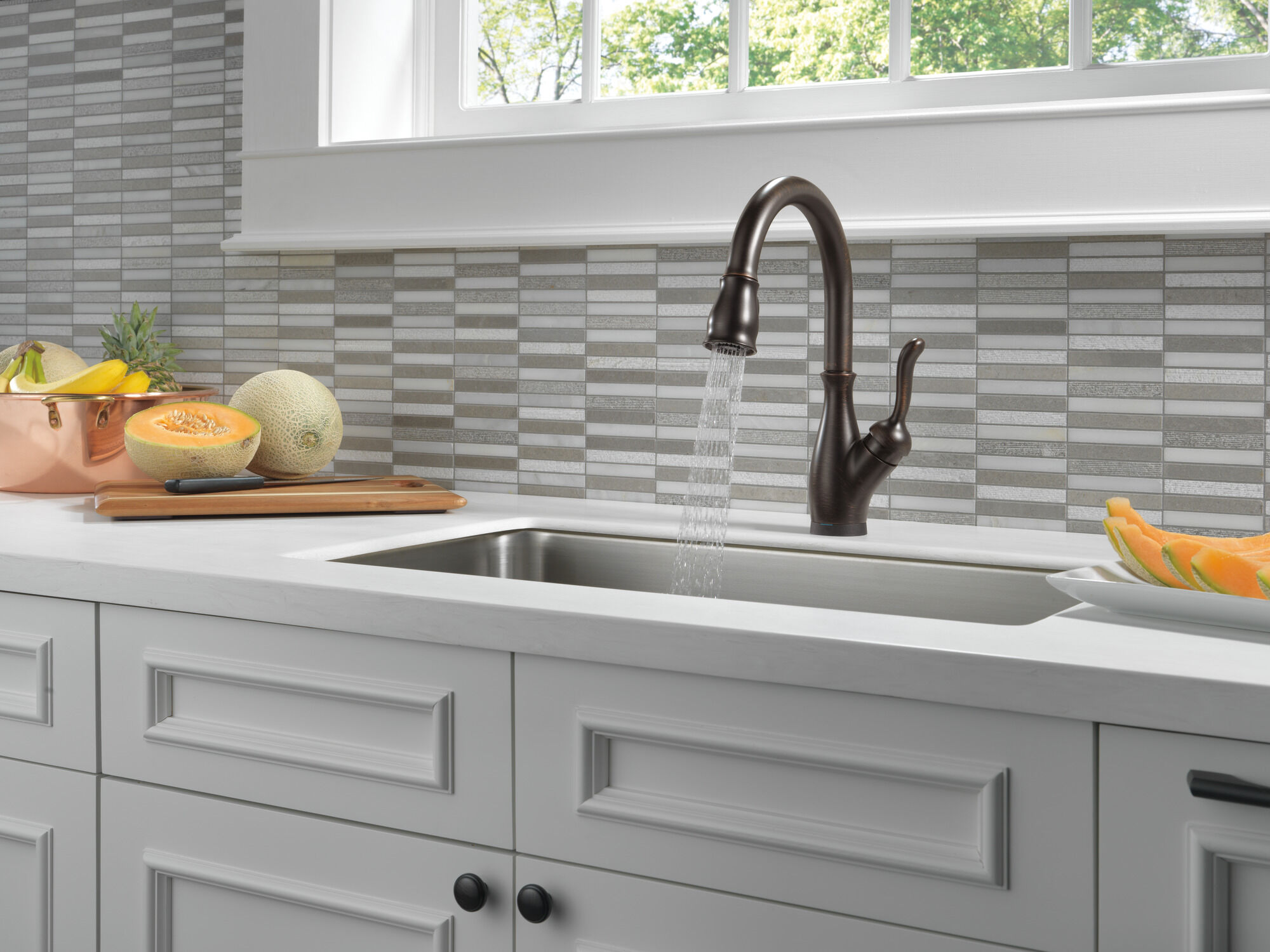 Single Handle Pull-Down Kitchen Faucet with Touch2O® and