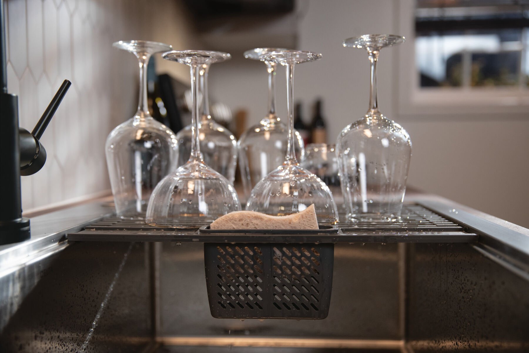 Single Handle Pull-Down Kitchen Faucet with Touch<sub>2</sub>O&reg; Technology