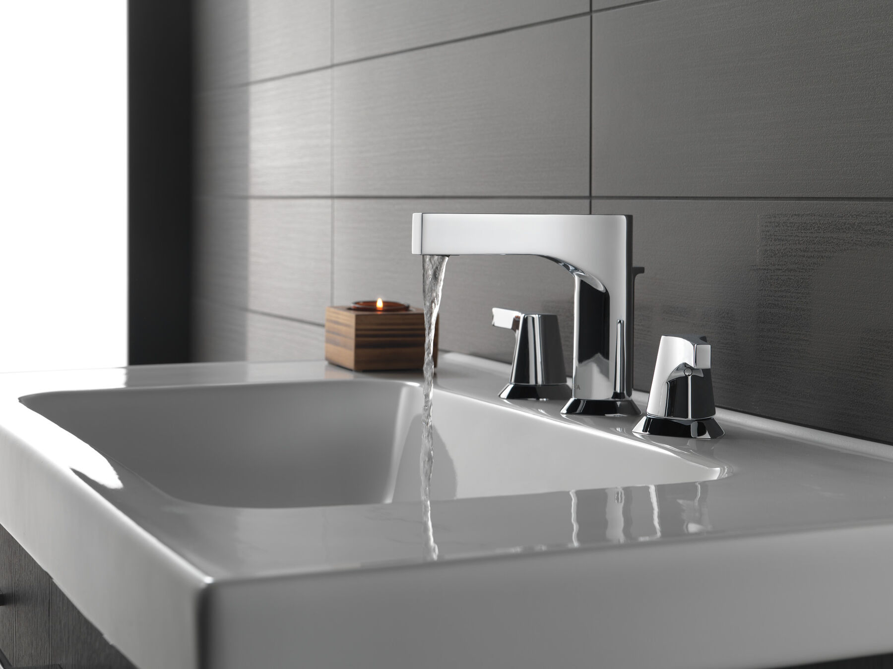 Two Handle Widespread Bathroom Faucet in Chrome — thumbnail 2