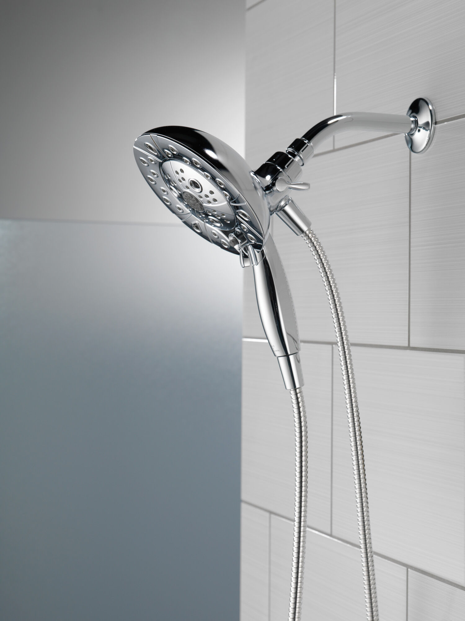Delta H2Okinetic In2ition 2-in-1 Dusche – Mit Handbrause & 5 Sprühbildern, Wassersparend