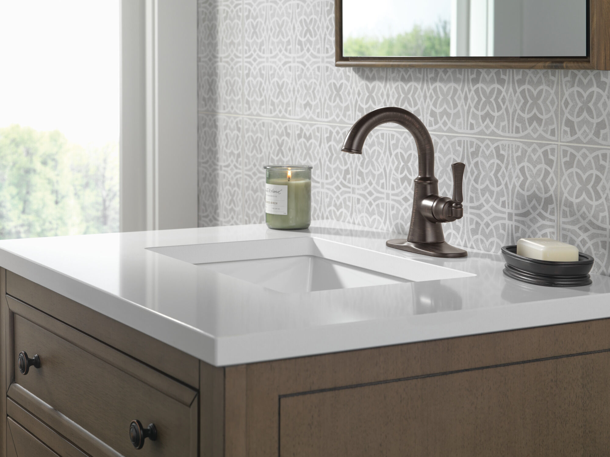 Single Handle Bathroom Faucet in Venetian Bronze 15798LF-RB