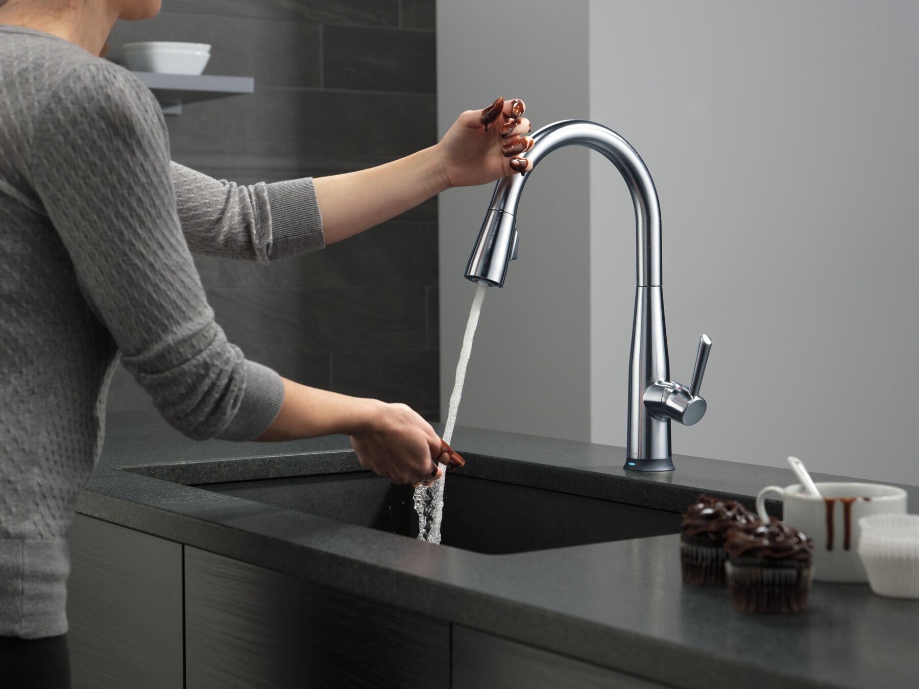 Single Handle Pull-Down Kitchen Faucet with Touch<sub>2</sub>O&reg; Technology Technology (Recertified)