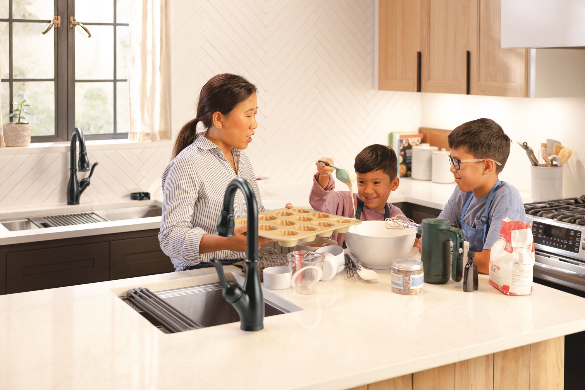 Touch2O with Touchless and VoiceIQ® Technology Single Handle Pull