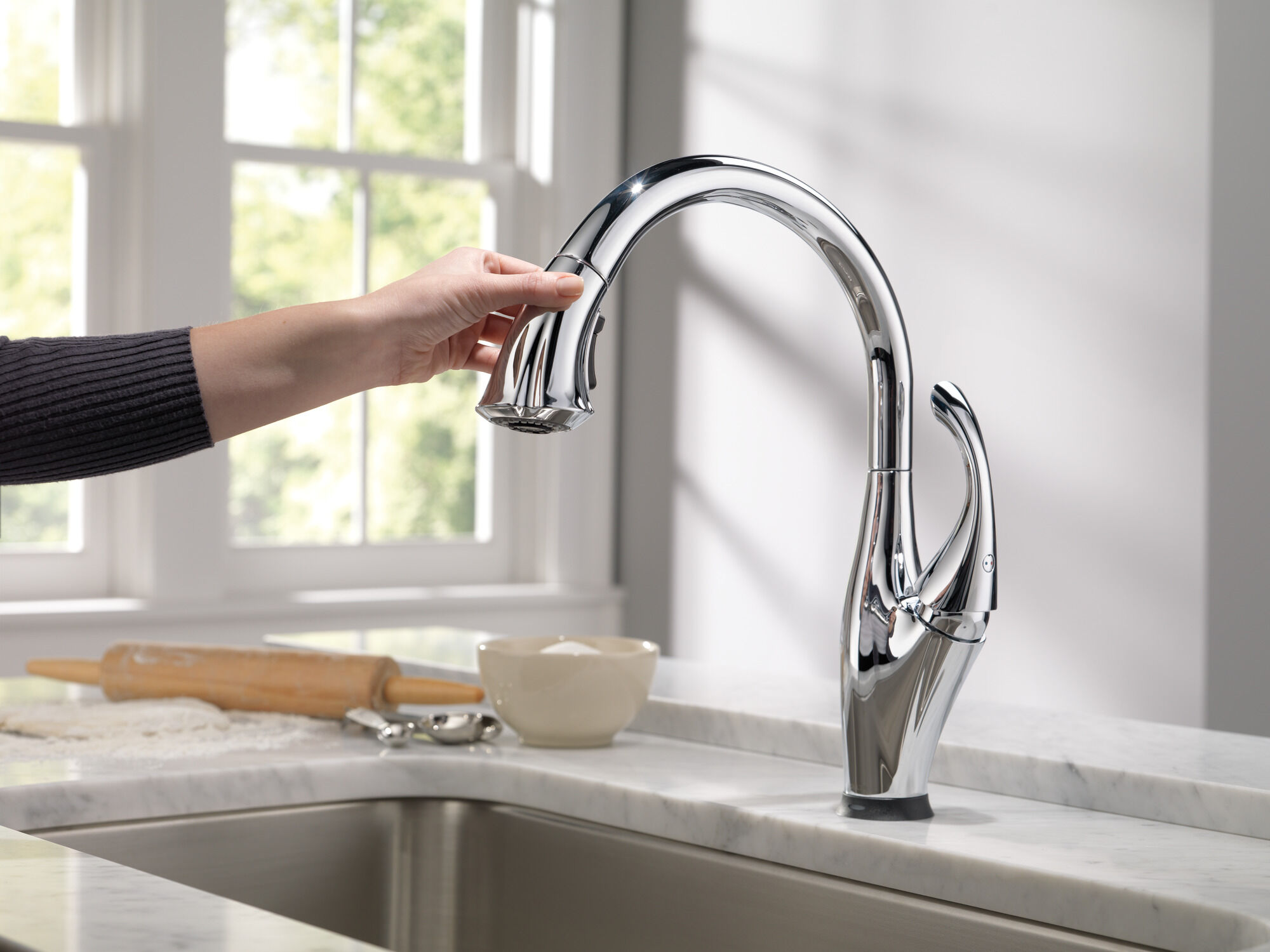 Single Handle Pull-Down Kitchen Faucet with Touch2O® and