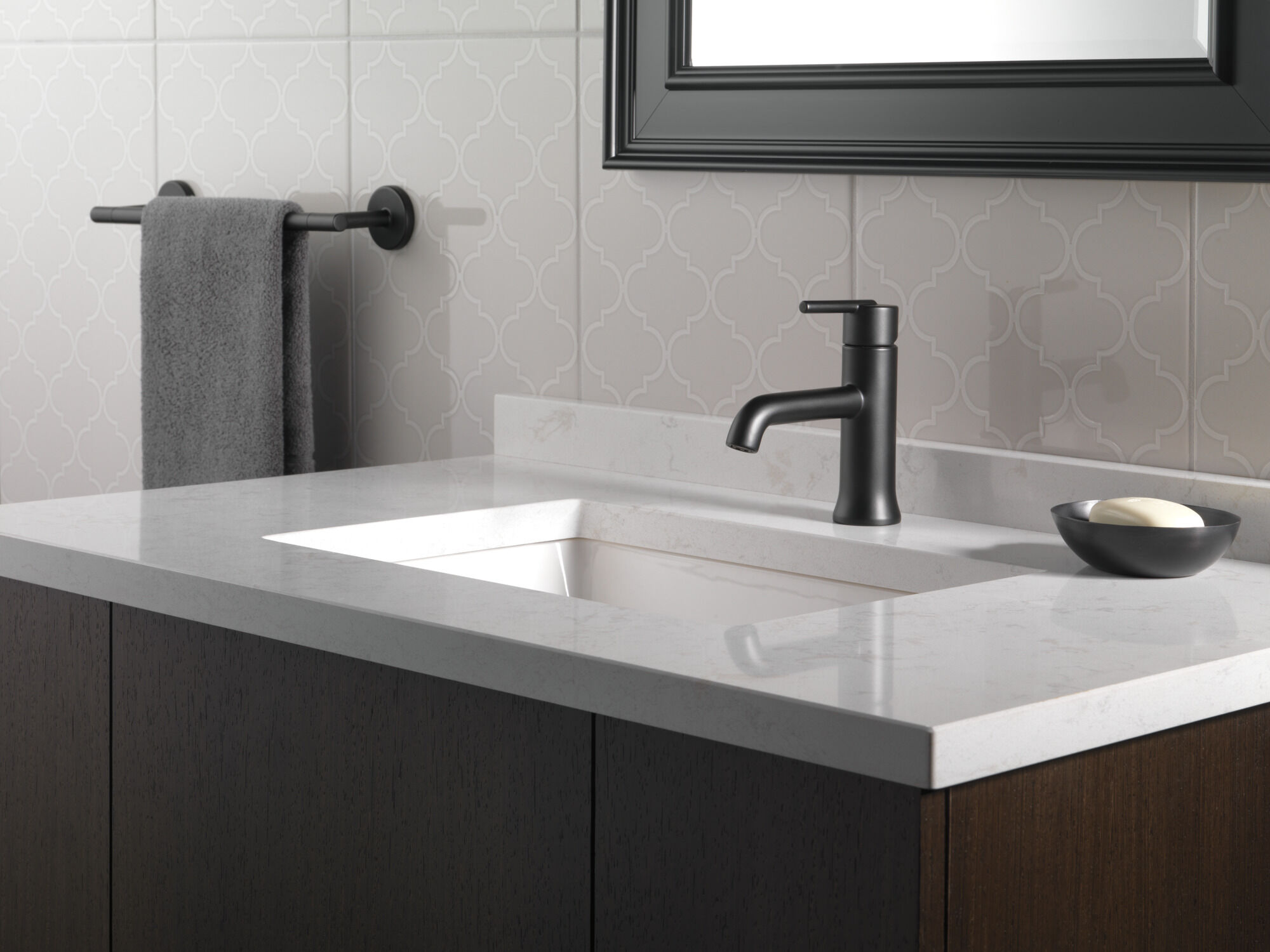 Single Handle Bathroom Faucet in Matte Black 559LF-BLLPU | Delta