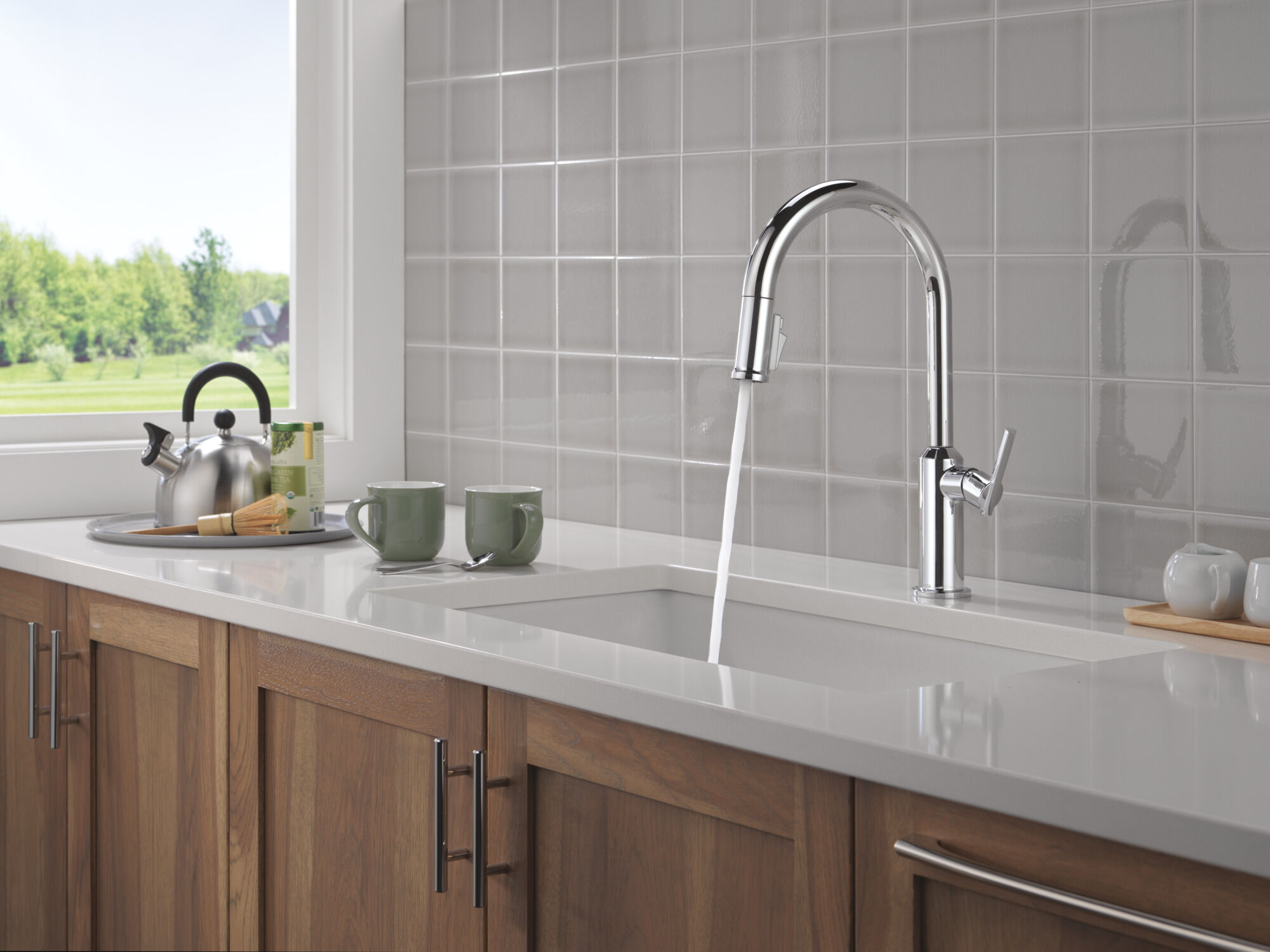 Single Handle Pull-Down Kitchen Faucet in Lumicoat® Chrome 9185-PR
