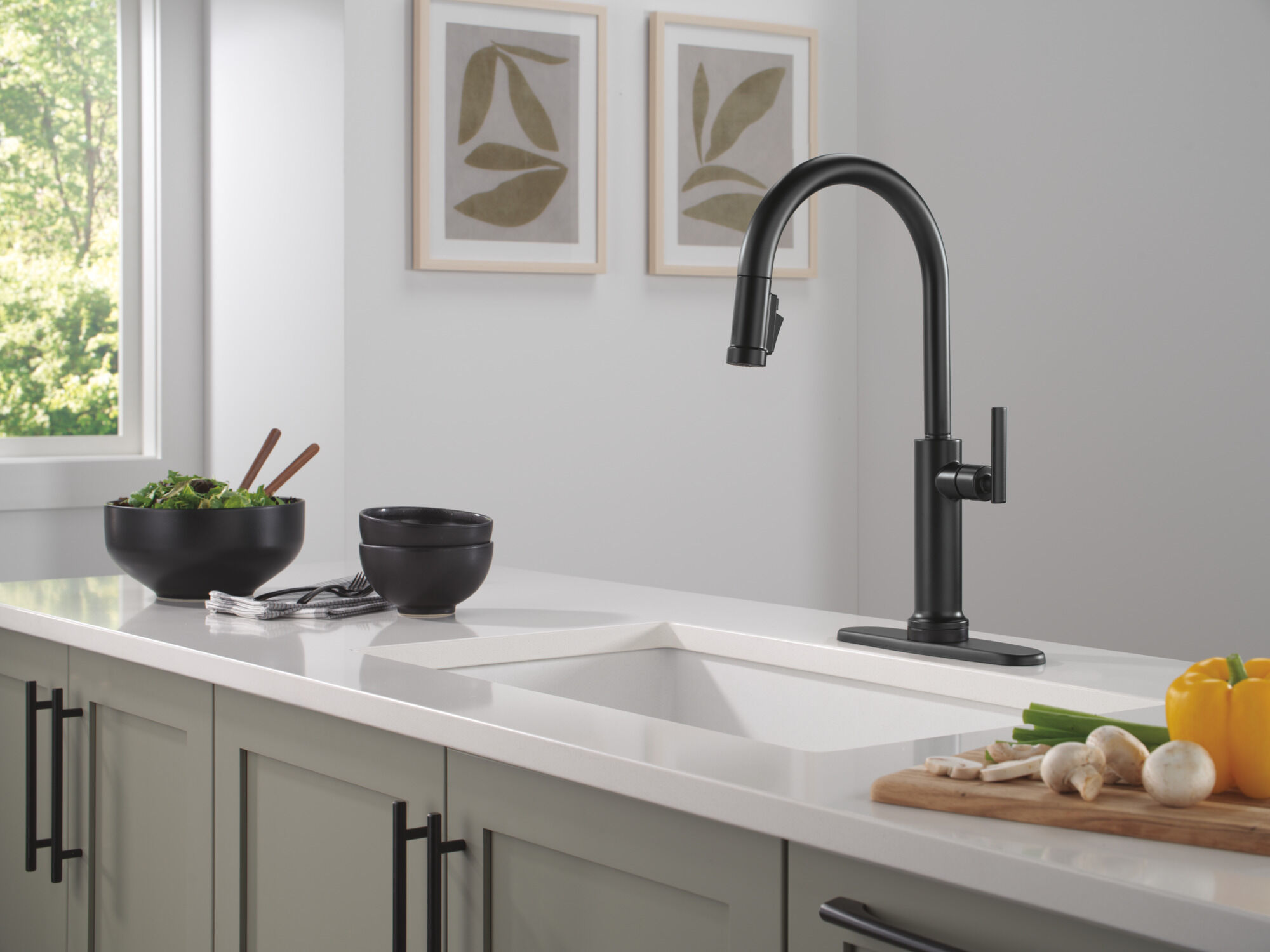 Touch2O® Technology Kitchen Faucet with Touchless Technology in