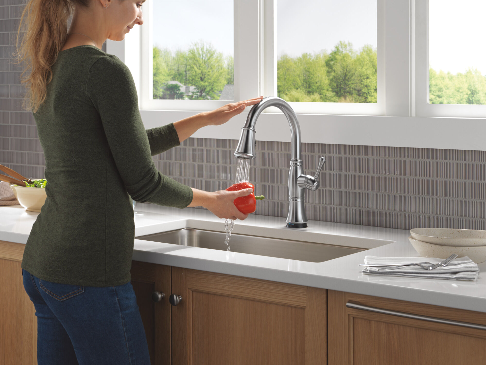 Touch2O® Technology Kitchen Faucet with Touchless Technology in