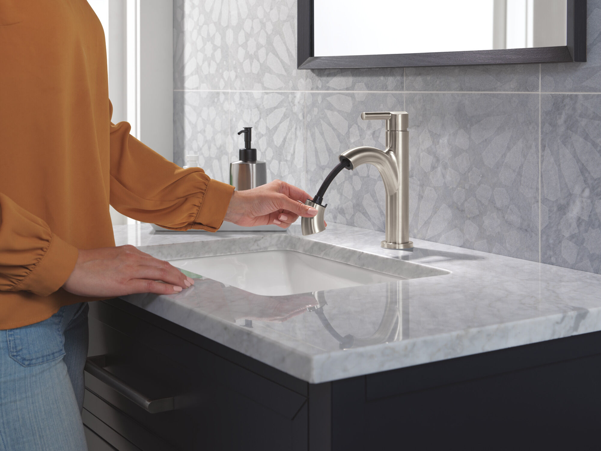 Single Handle Pull-Down Bathroom Faucet in Stainless 15749LF-SSPD