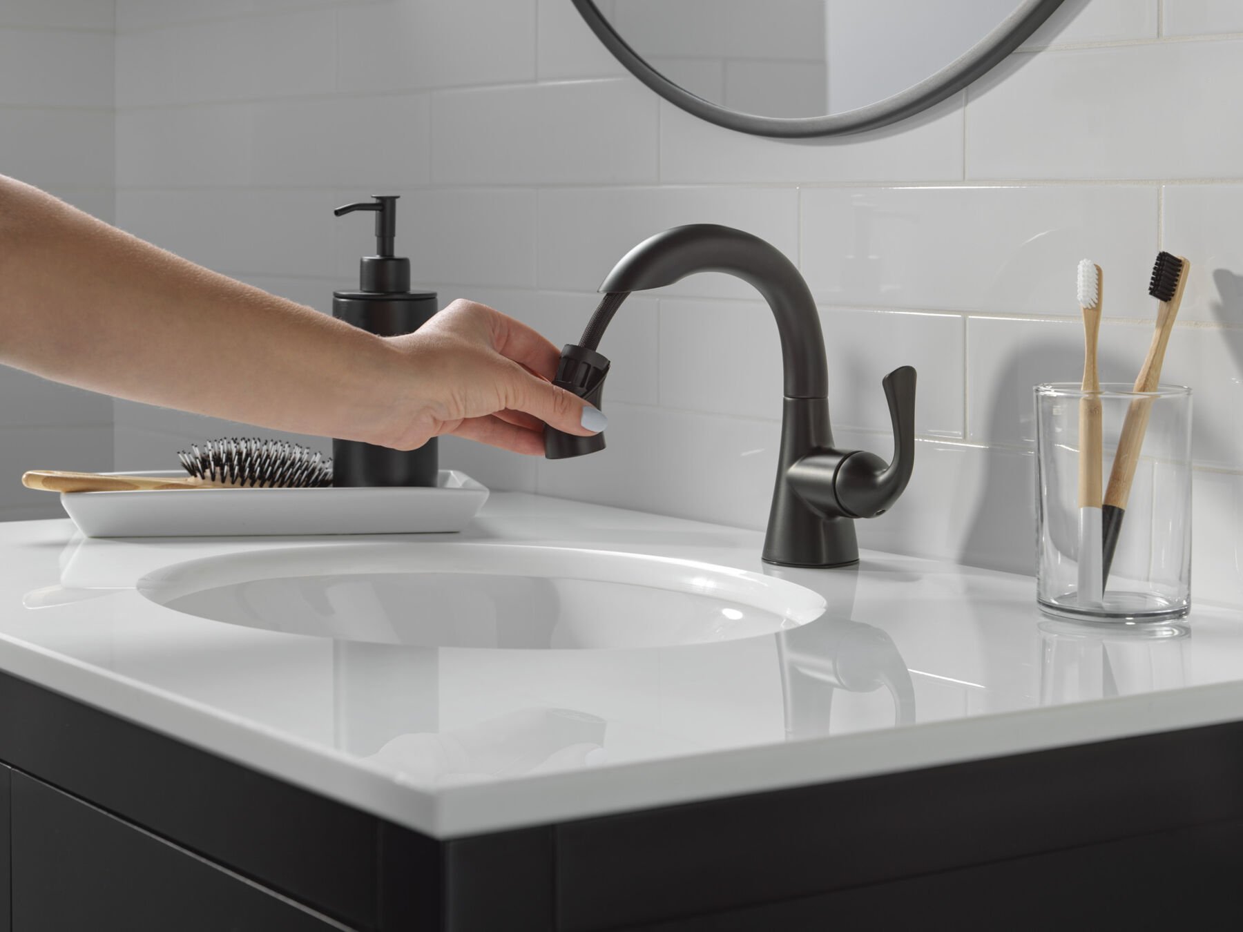 Single Handle Pull-Down Bathroom Faucet in Matte Black 15764LF