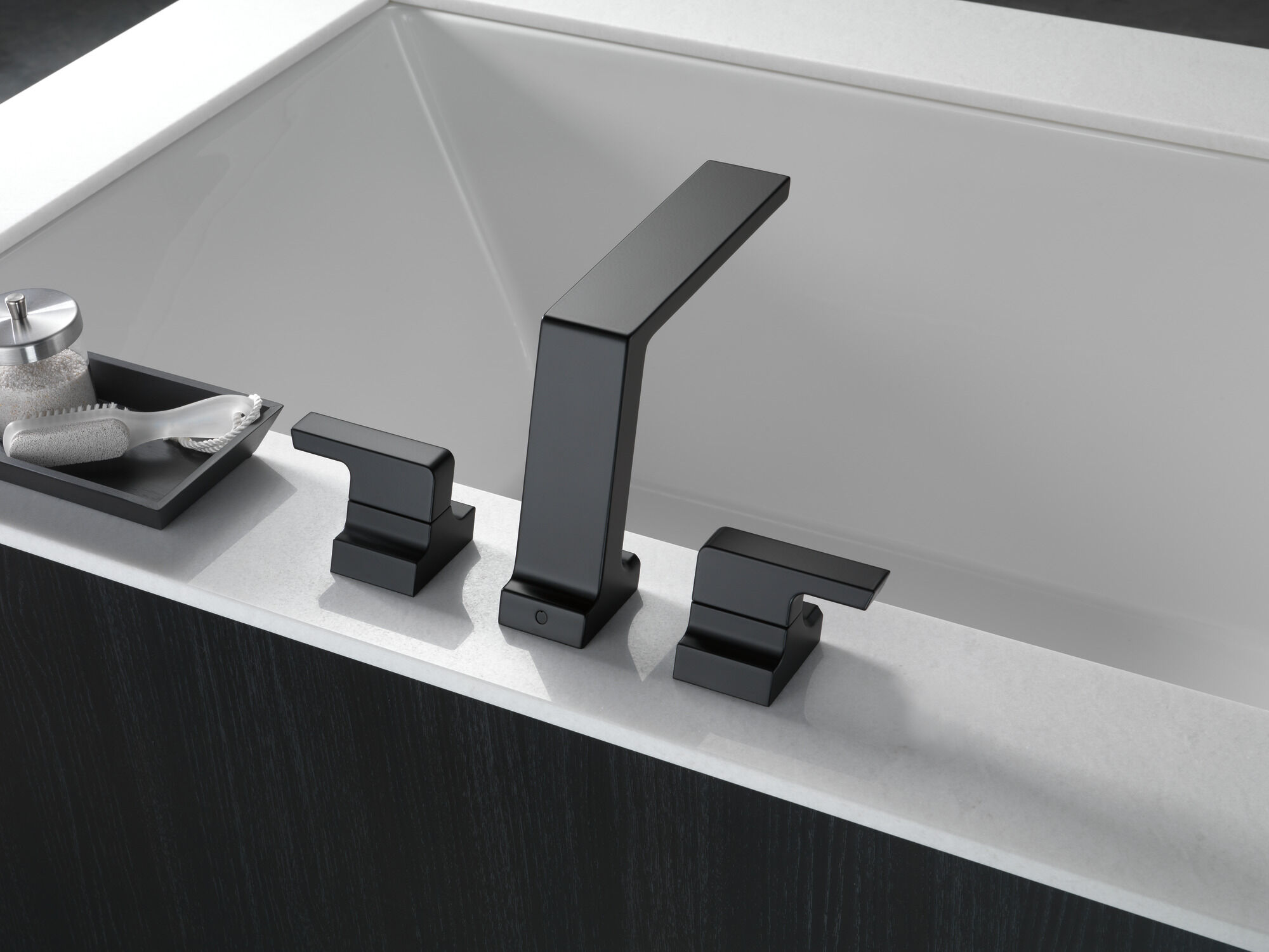 Roman Tub Trim in Matte Black T2799-BL | Delta Faucet
