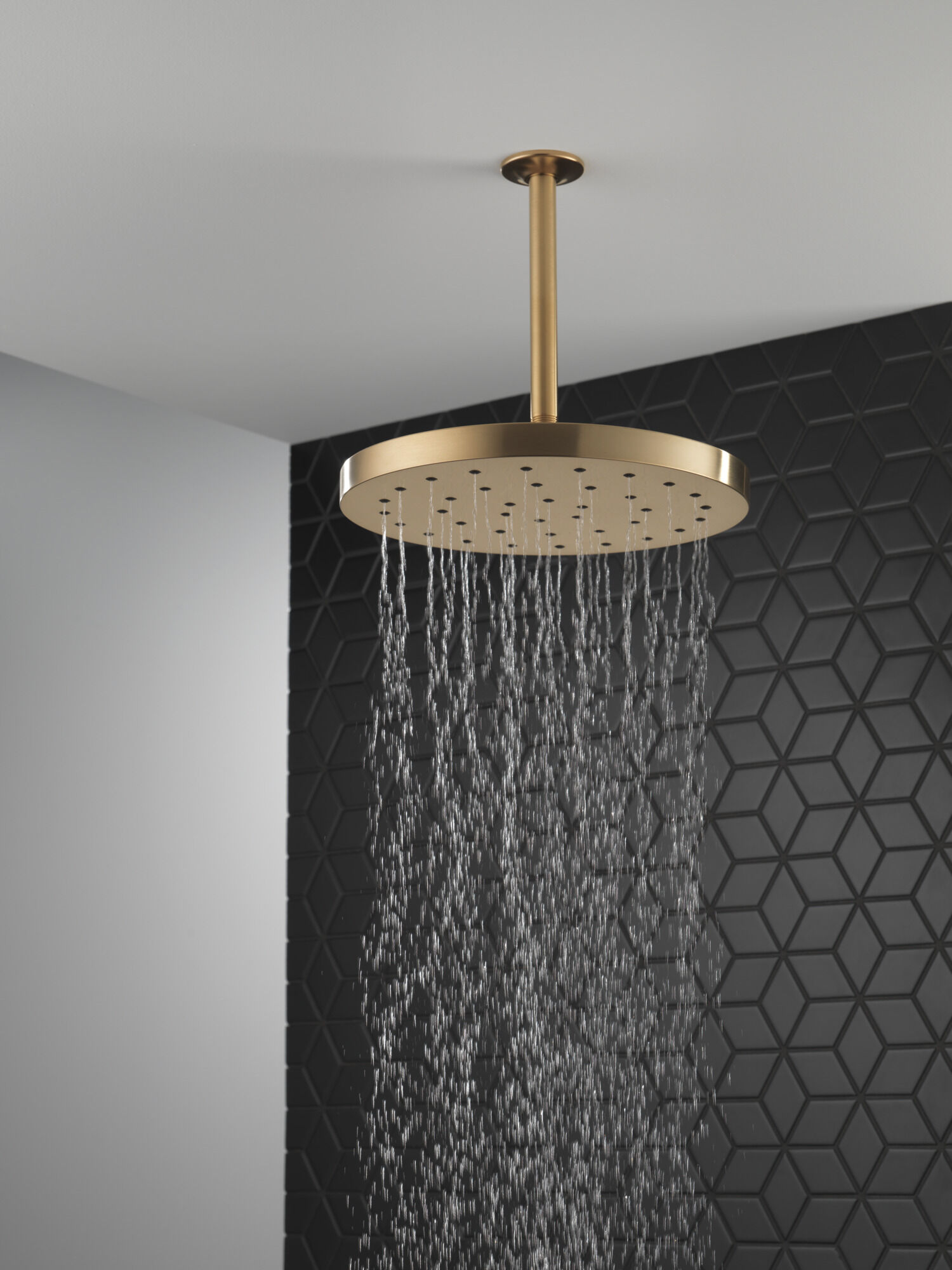 H2Okinetic® Single-Setting Shower Head with Ultrasoak® in Lumicoat