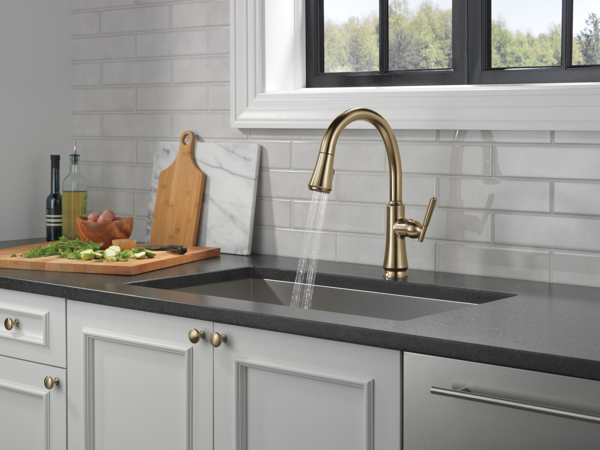 Merdan フレグランス 25ml ゴールドデザイン Single Handle Pull-Down Kitchen Faucet in Champagne Bronze 9179-CZ