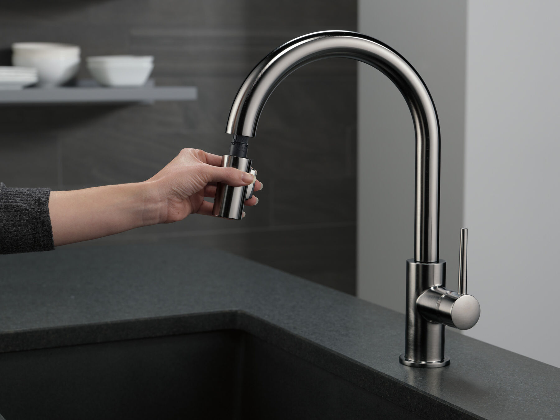 Single Handle Pull-Down Kitchen Faucet