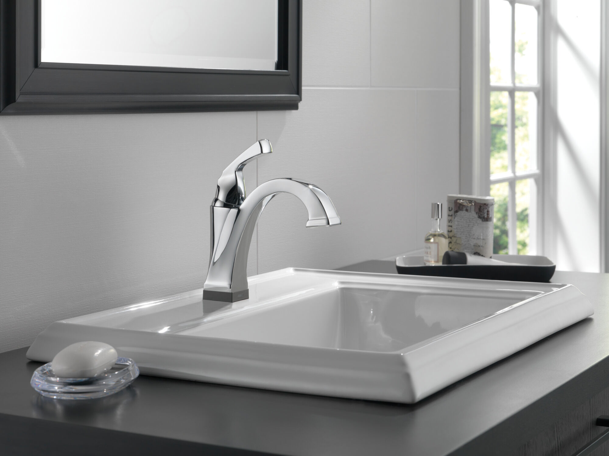 デイガツラトゥストラ Touch2O® Bathroom Faucet with Touchless Technology in Chrome 551T