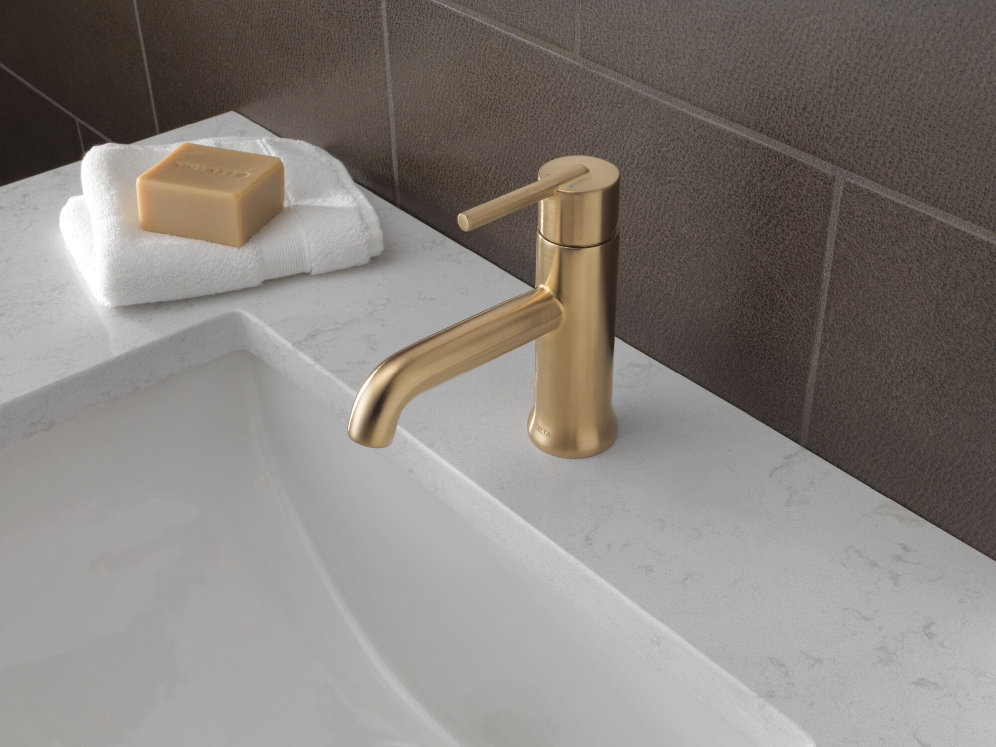 Single Handle Bathroom Faucet (Recertified) in Champagne Bronze