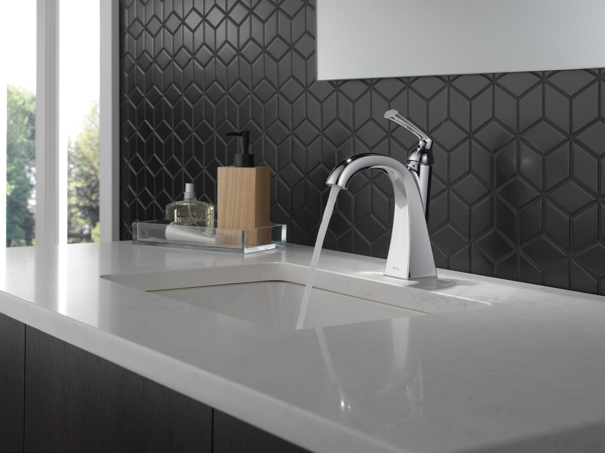 Single Handle Centerset Faucet in Chrome 15899LF | Delta Faucet