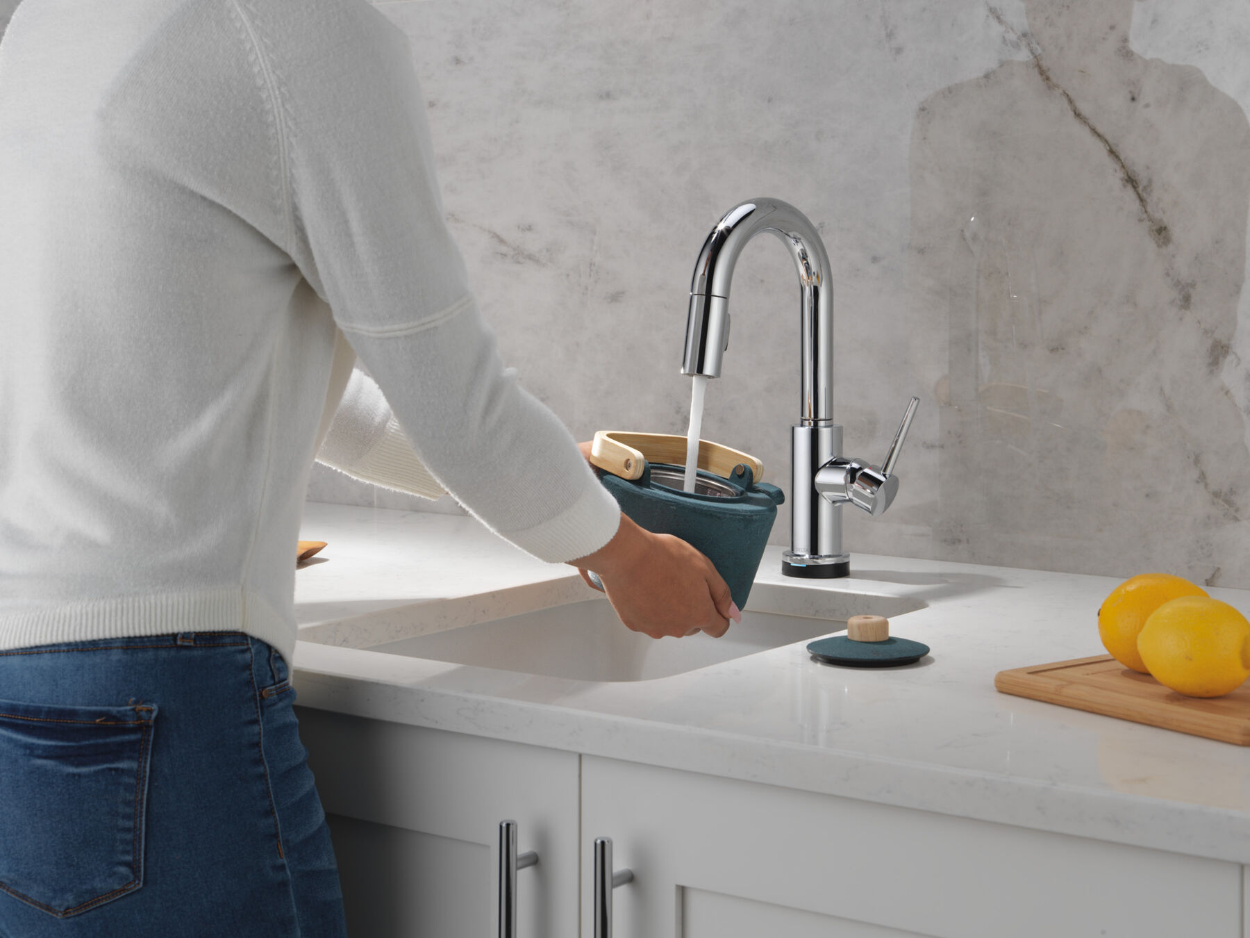 Touch2O® Bar / Prep Faucet with Touchless Technology, image 5
