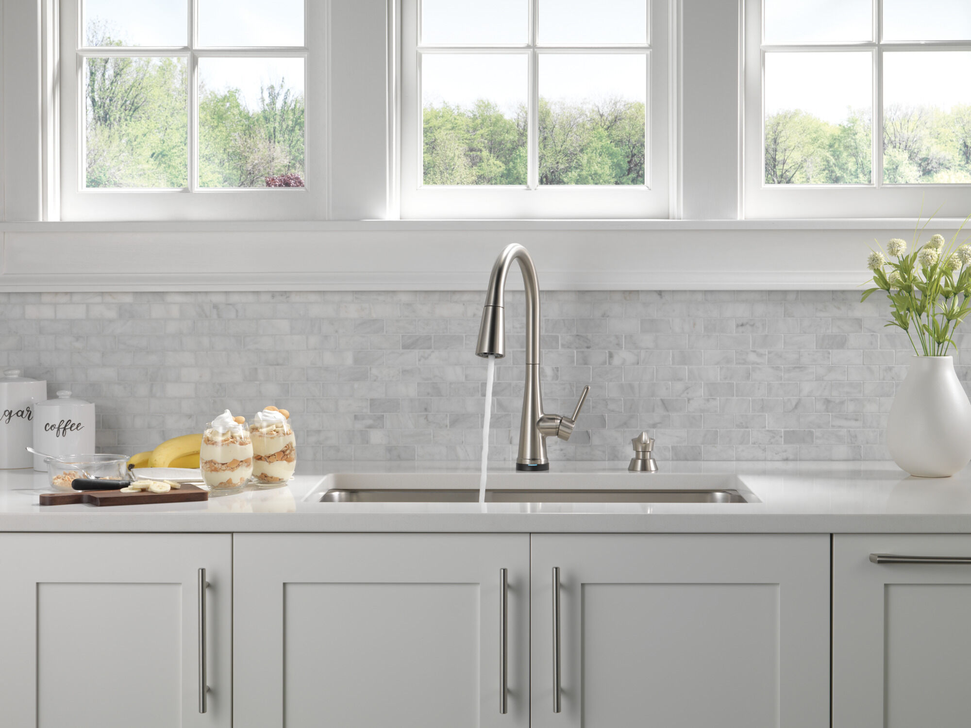 Touch2O® Technology Pull-Down Kitchen 1L w/Soap (Recertified) in