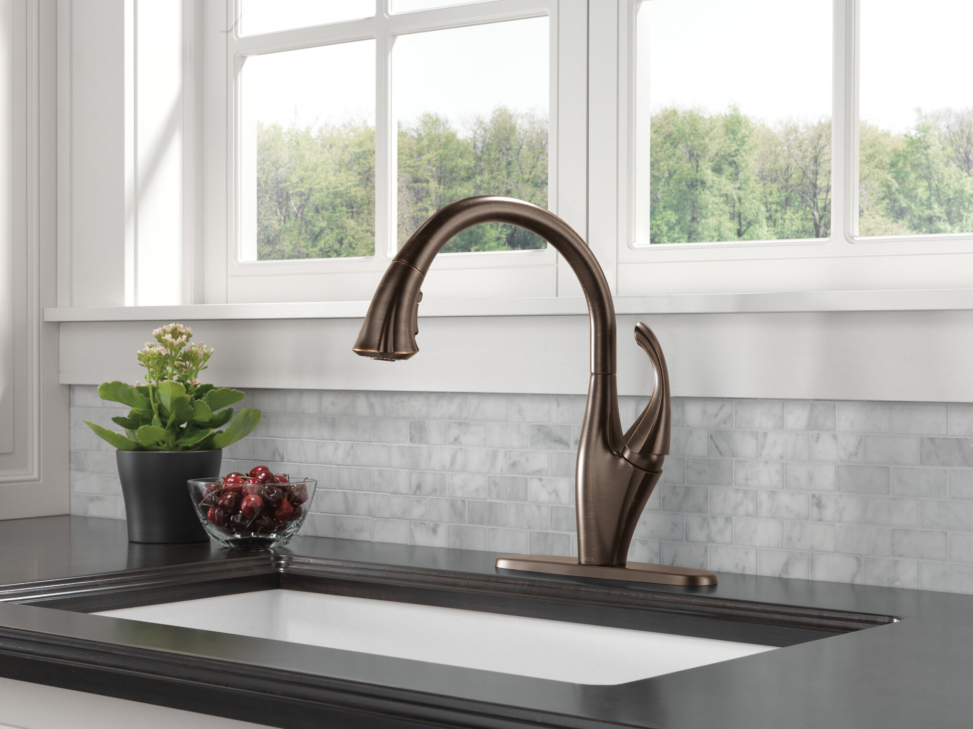 Single Handle Pull-Down Kitchen Faucet with ShieldSpray