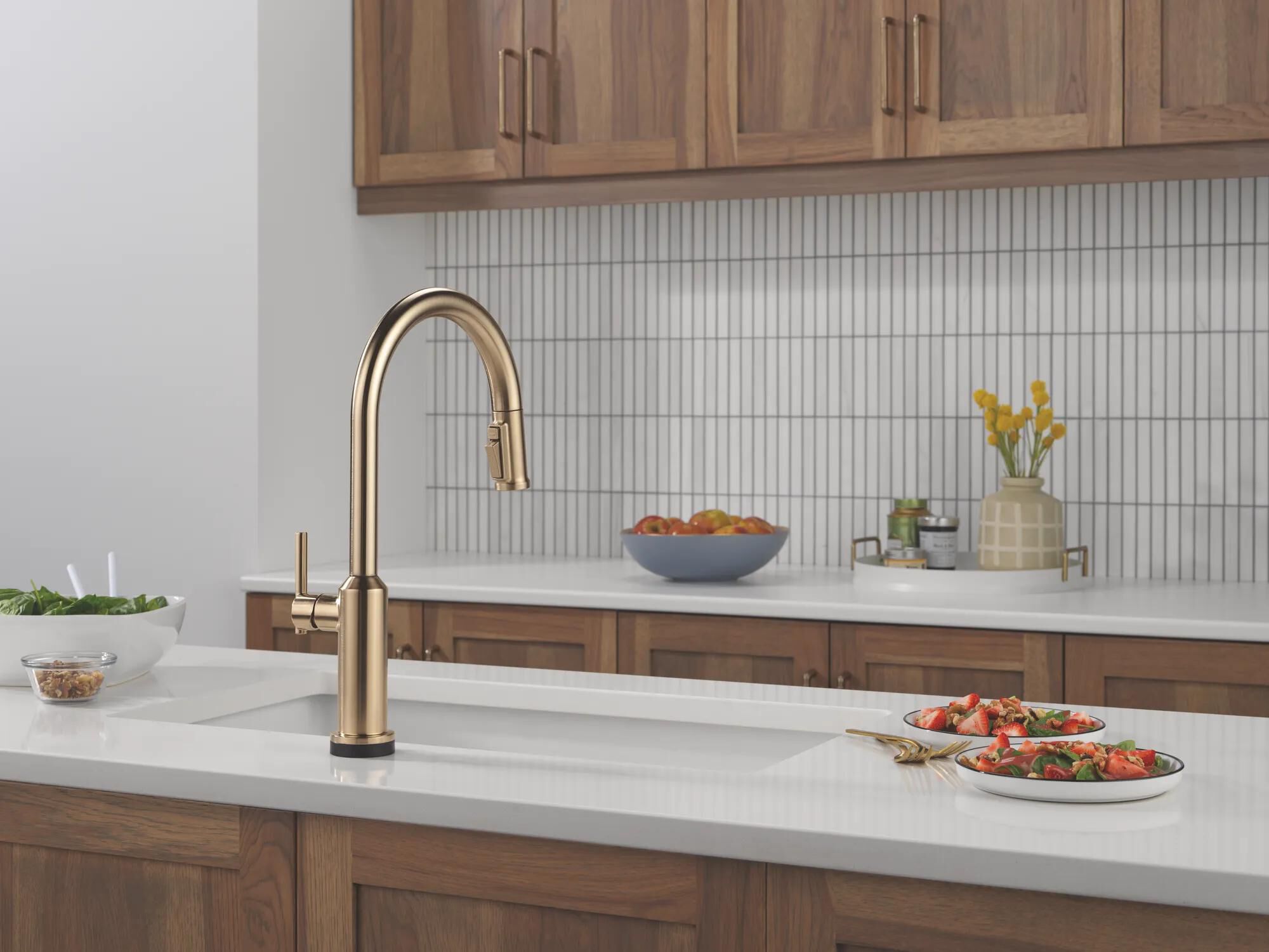 Touch2O® Technology Kitchen Faucet with Touchless Technology in